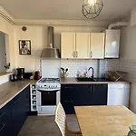 Charmante Petite Maison En Plein Centre-ville *