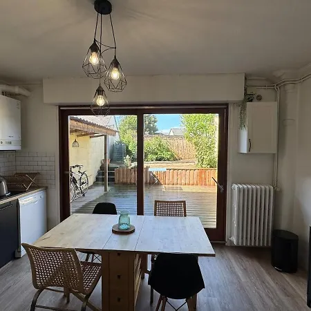 Charmante Petite Maison En Plein Centre-ville Apartment