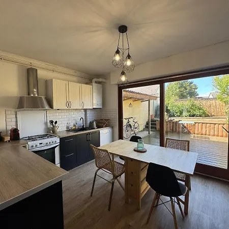 Charmante Petite Maison En Plein Centre-ville Apartment *