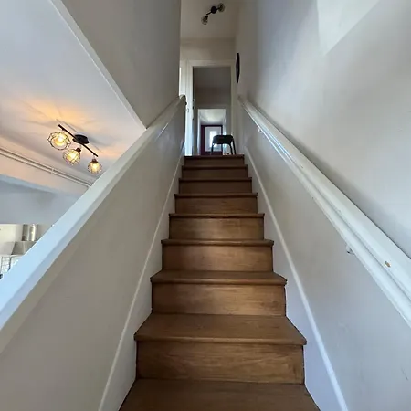 Charmante Petite Maison En Plein Centre-ville Apartment Mayenne